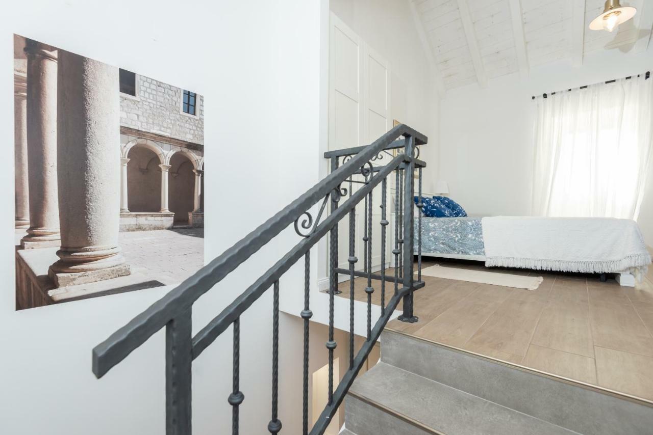 Villa Santa Eufemia Sutomiscica Exteriér fotografie